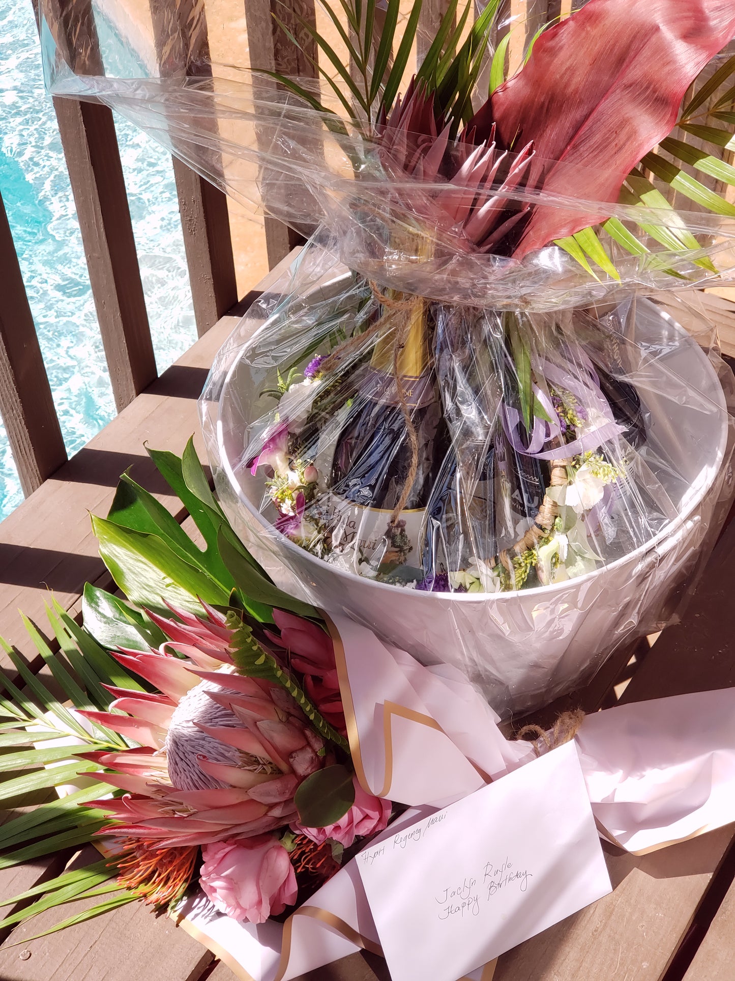 Aloha Gift Basket DeLuxe