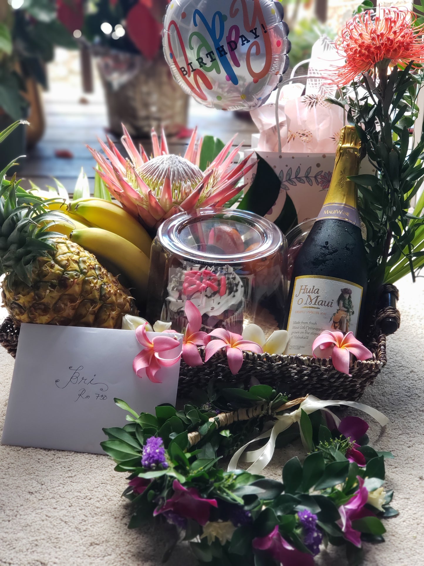 Aloha Gift Basket DeLuxe